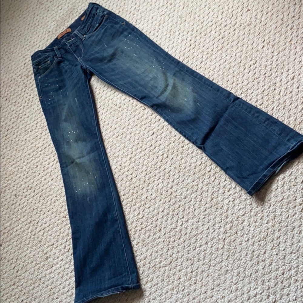 Size 25 women’s Seven Jeans boot cut with bleach